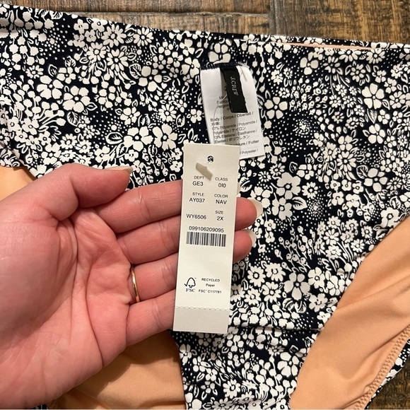 Nwt J Crew French Terry Ruffle Bikini Bottoms in Valley Floral, Size 2X - Picture 8 of 16